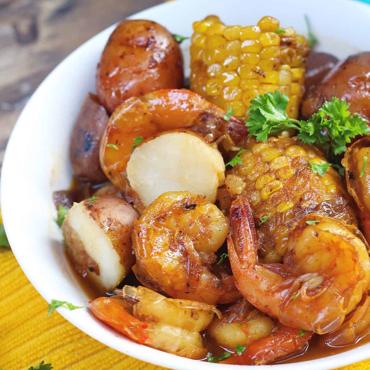 Easy Shrimp Boil - Ev's Eats