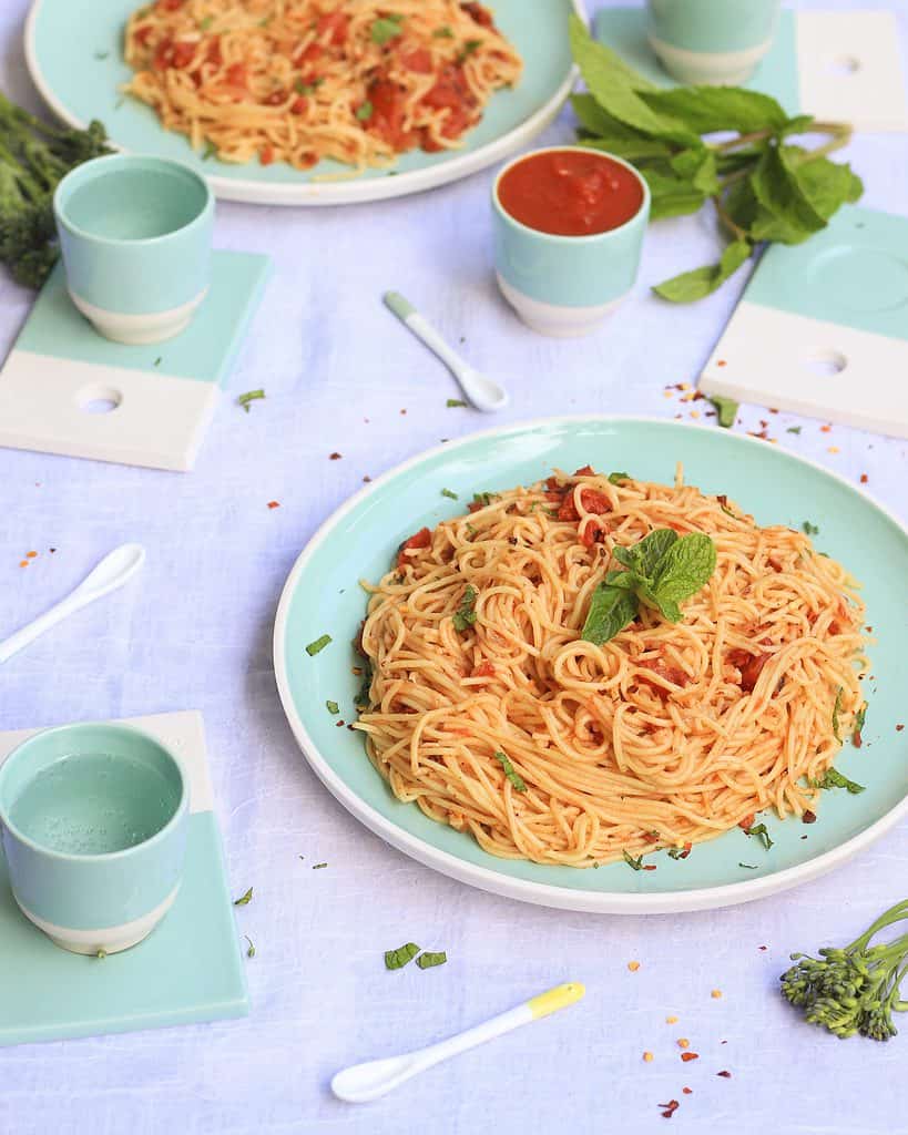 Super Easy Spaghetti Recipe (Done in 15 Minutes!) - Averie Cooks