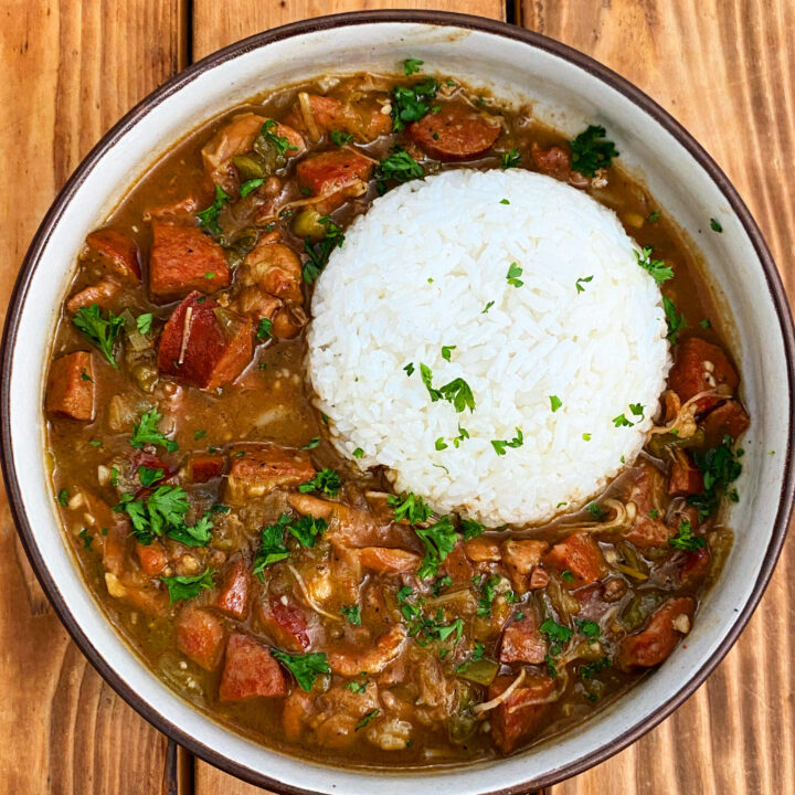 https://evseats.com/wp-content/uploads/2022/11/cajun-chicken-and-sausage-gumbo-2-1-scaled-720x720.jpg